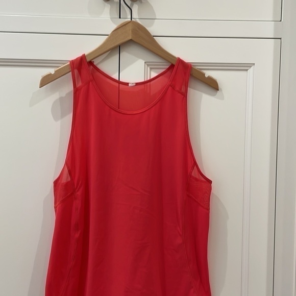 Lululemon Coral Tank top with Mesh Inserts—Pretty & Lightweight—Excellent Cond. - Picture 2 of 6